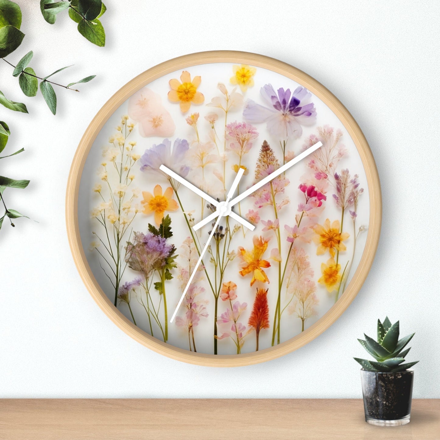 Unique Pretty Dried Flower Wall Clock - Thoughtful Gift Idea for Mom