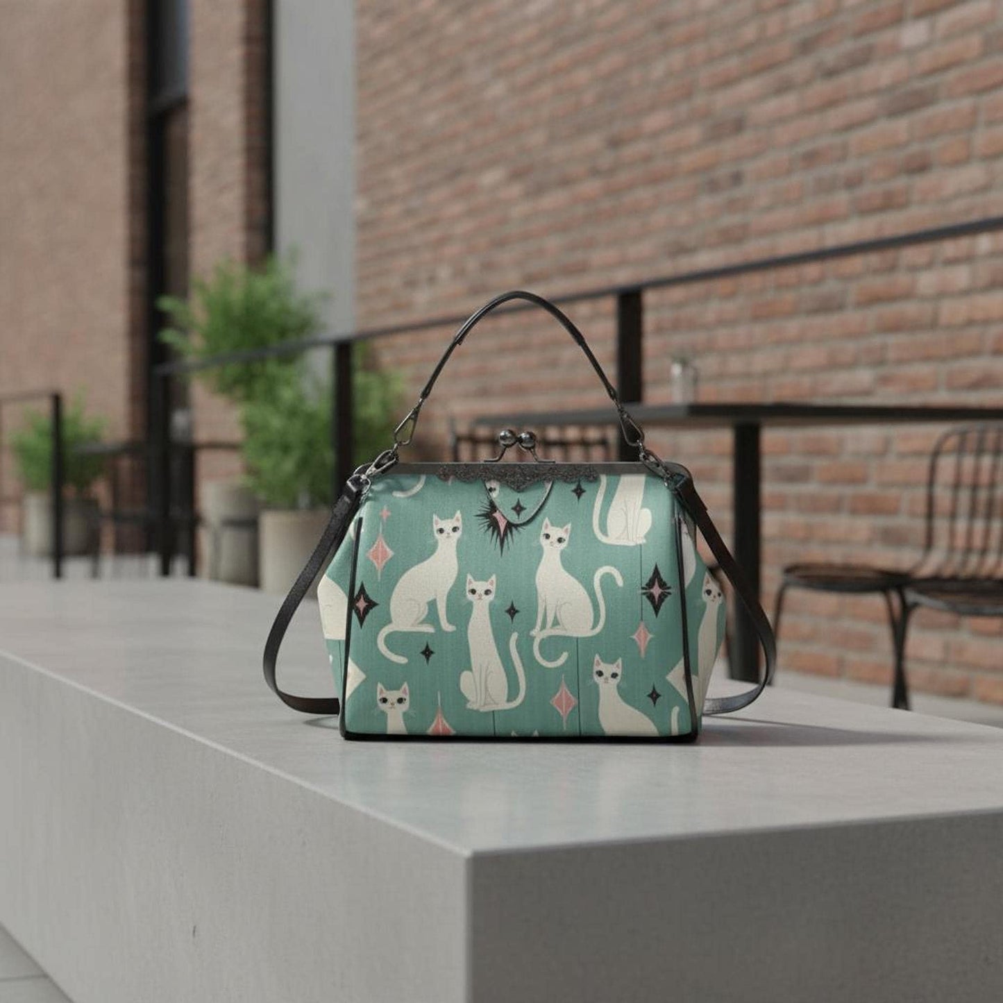 Retro Cat Purse, Vintage Feline Kiss Lock Handbag with Removable Shoulder Strap