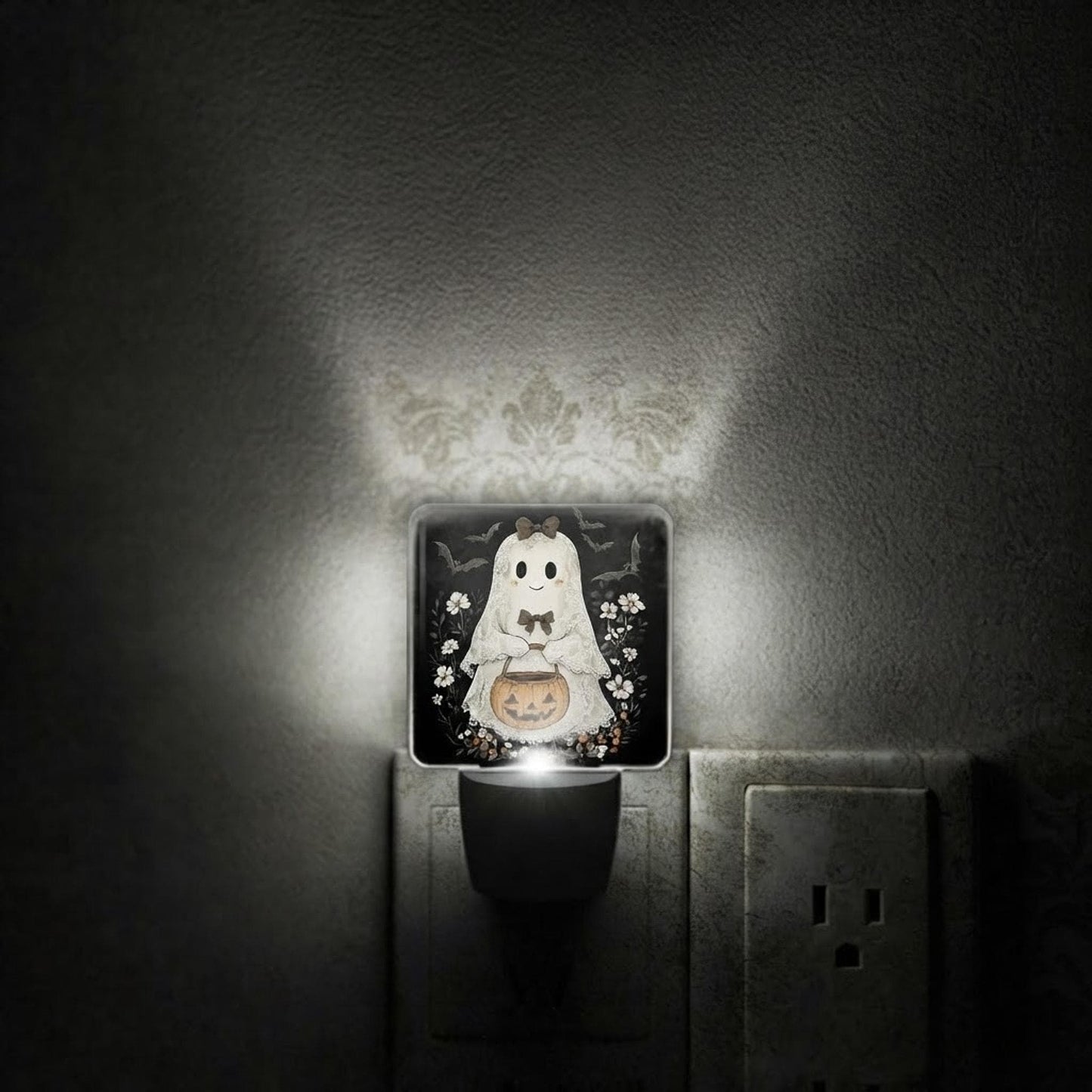Horror Themed Spirit LED Night Lights, 2-Piece ABS Set with Automatic Sensor