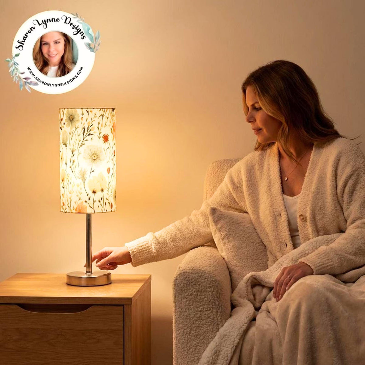 Floral Desk Lamp with Touch Control and USB Charging Port