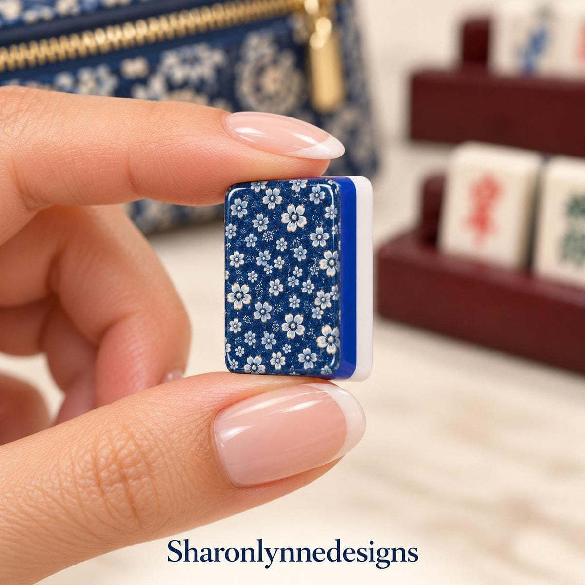 Mini Mahjong Set, Navy Blue Daisy Acrylic Tiles, 166-Tile American Game With Wooden Racks